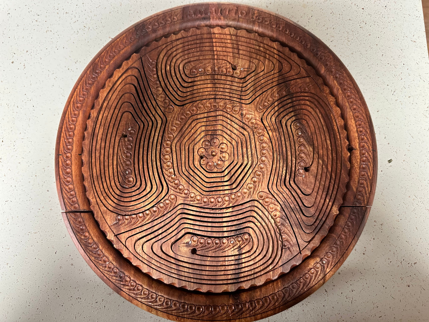 Anarrio Wooden Basket: 5 Partitions