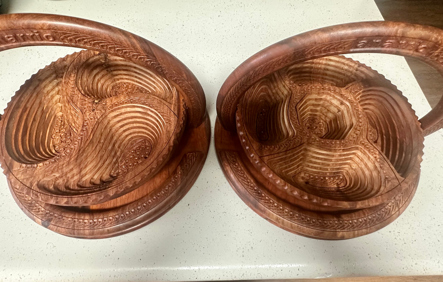 Anarrio Wooden Basket: 5 Partitions