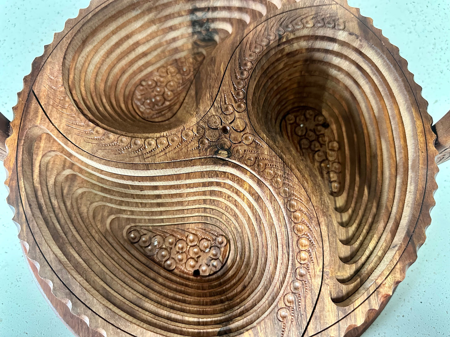 ANARRIO WOODEN BASKET: 3 PARTITIONS